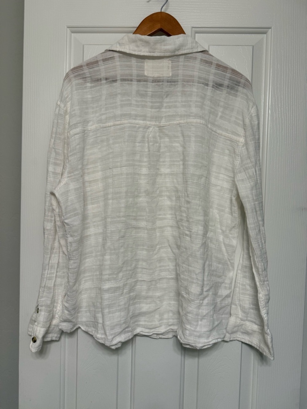 Aeropostale White Textured Gauze "Boyfriend" Button-Down Size L - Picture 2 of 4